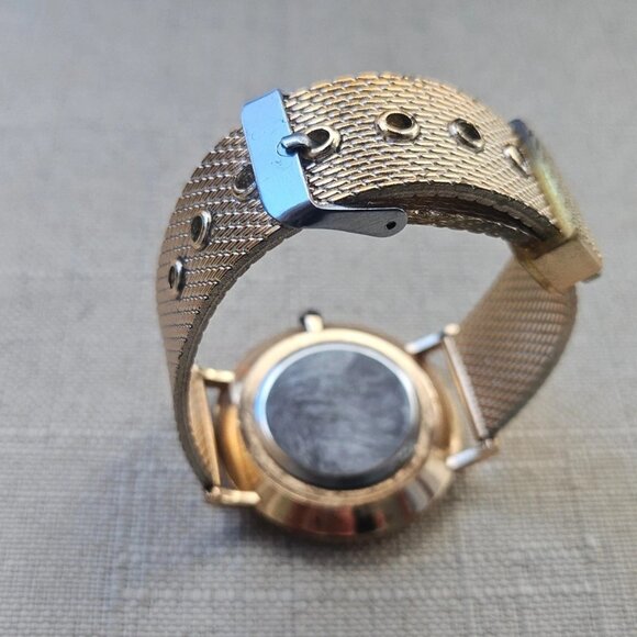 Geneva Ladies Wristwatch Rose gold Tone Mesh Metal Strap Analog Quartz Watch - Picture 11 of 11